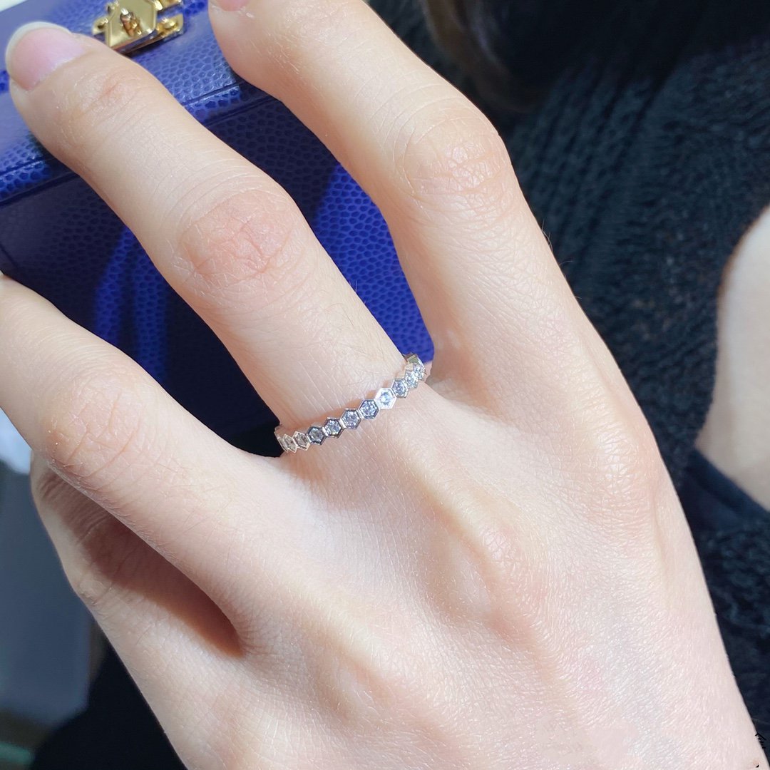 [Violet JW]BEE LOVE DIAMOND PAVED SMALL RING
