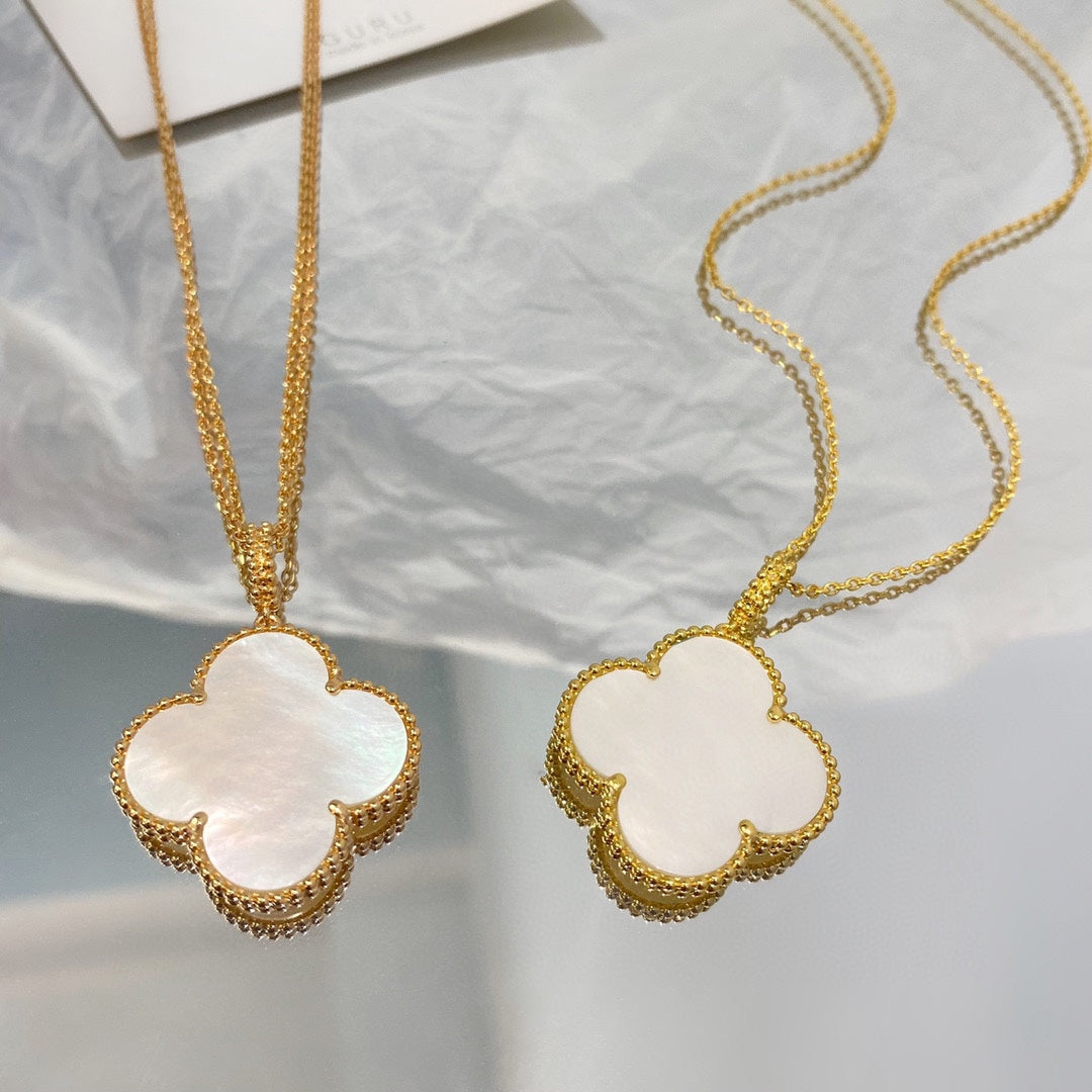 [Violet JW]CLOVER 25MM MOP LARGE PENDANT NECKLACE
