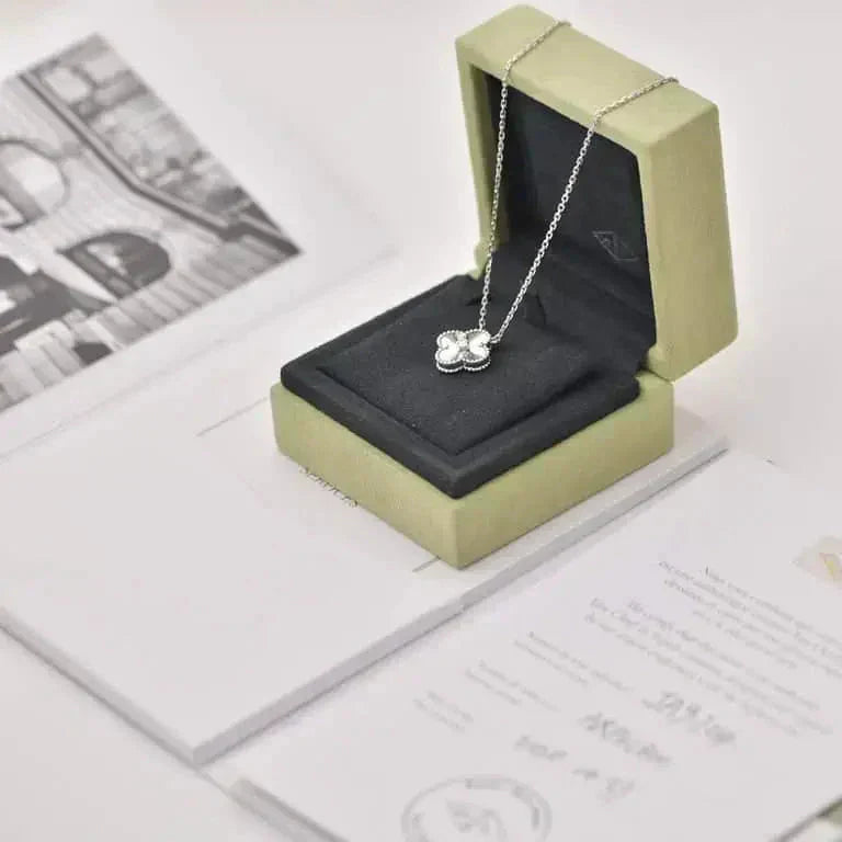 [Violet JW]CLOVER  15MM DIAMOND LASER NECKLACE SILVER