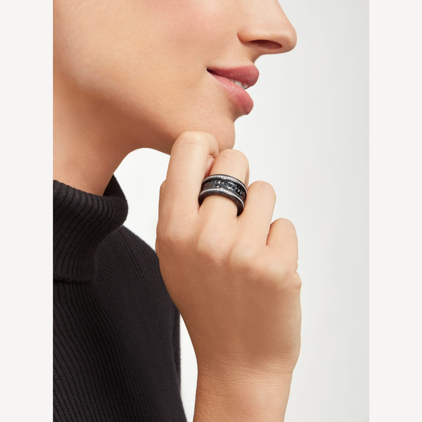 [Violet JW]ZERO 1 ROCK FOUR-BAND BLACK CERAMIC WITH STUDDED SPIRAL AND PAVED DIAMONDS RING
