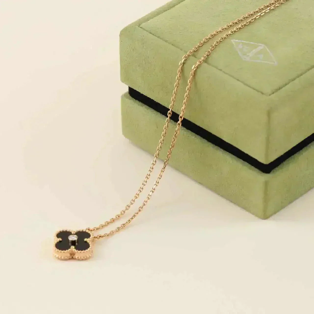[Violet JW]CLOVER 15MM DIAMOND ONYX NECKLACE