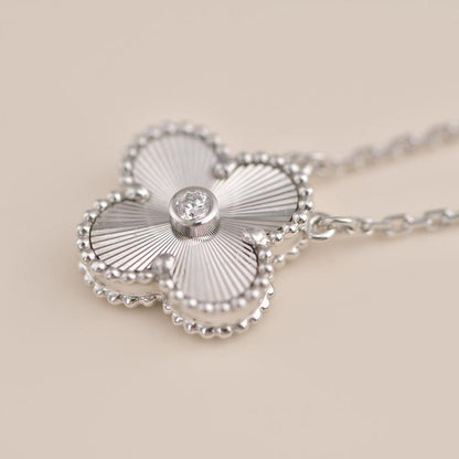[Violet JW]CLOVER  15MM DIAMOND LASER NECKLACE SILVER