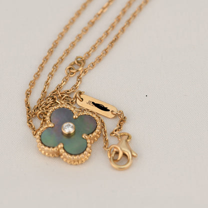[Violet JW]CLOVER 15MM DIAMOND AND MOTHER-OF-GREY NECKLACE
