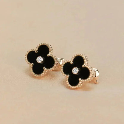 [Violet JW]CLOVER MEDIUM 1 MOTIFS ONYX DIAMOND EARRINGS