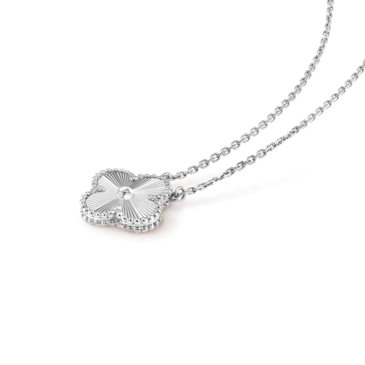 [Violet JW]CLOVER 15MM LASER NECKLACE SILVER