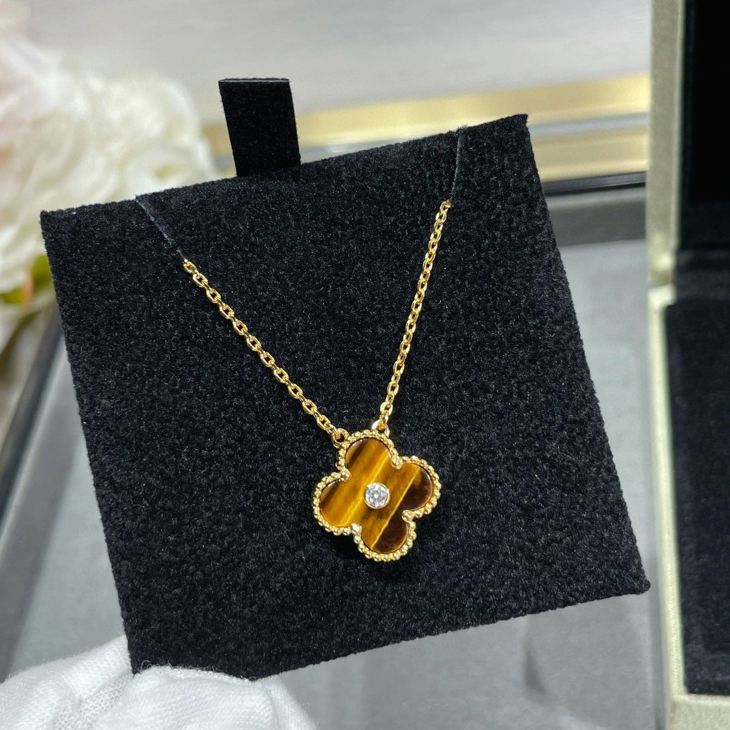 [Violet JW]CLOVER 15MM DIAMOND AND YELLOW TIGER'S EYE AGATE necklace