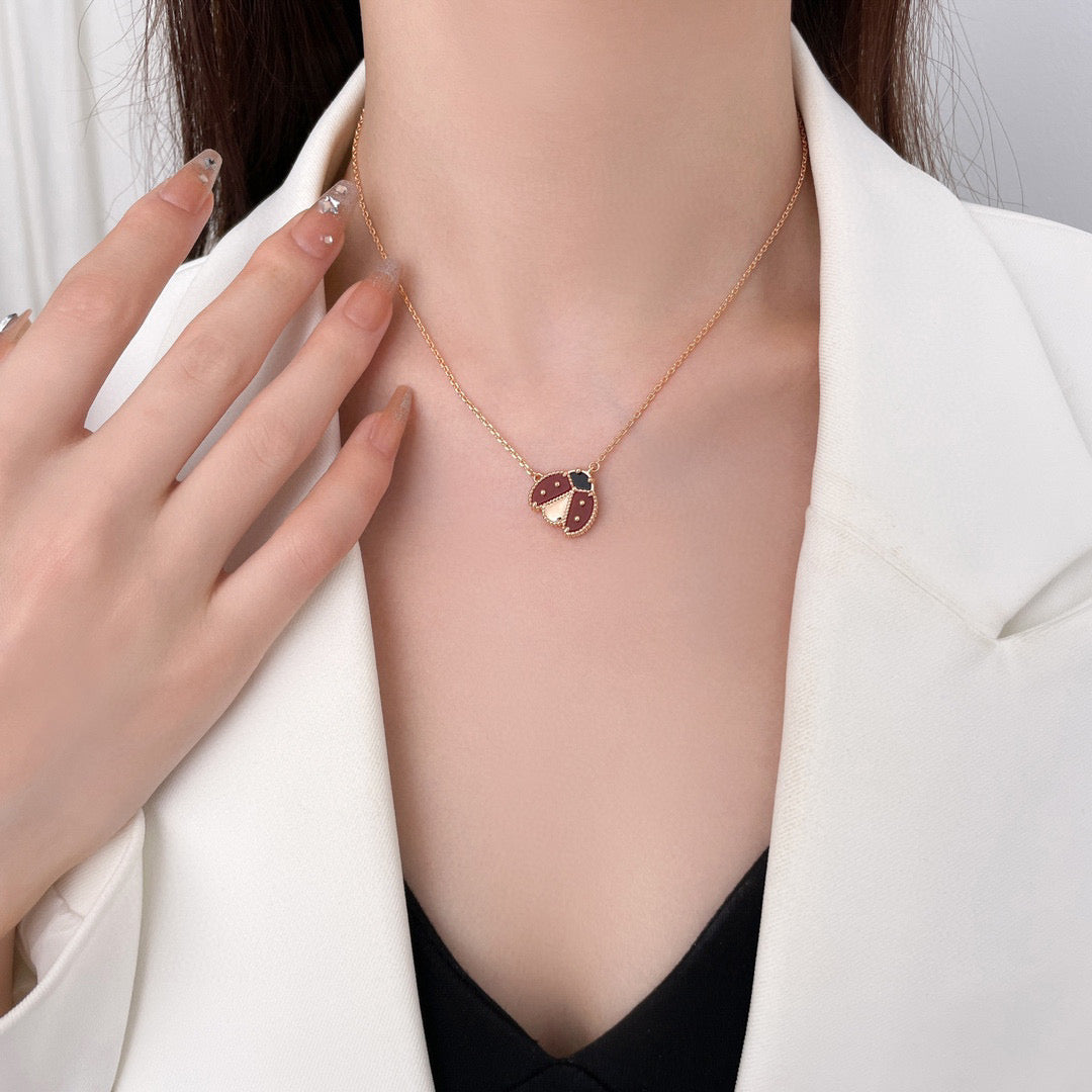 [Violet JW]LUCKY  CARNELIANS LADYBUG NECKLACE