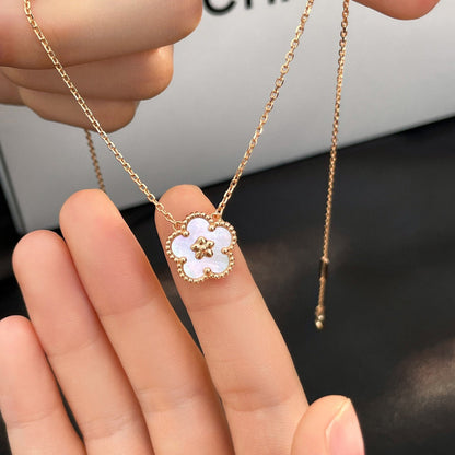 [Violet JW]LUCKY  WHITE MOP  PLUM BLOSSOM NECKLACE