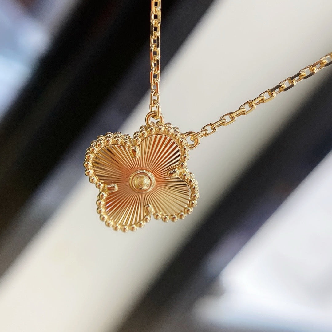 [Violet JW]CLOVER 15MM LASER NECKLACE