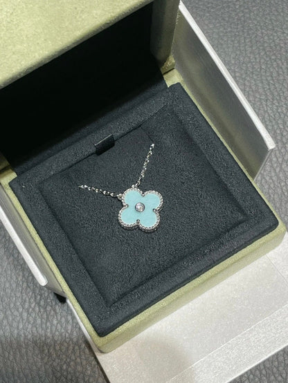 [Violet JW]CLOVER 1 DIAMOND LIGHT BLUE SILVER NECKLACE