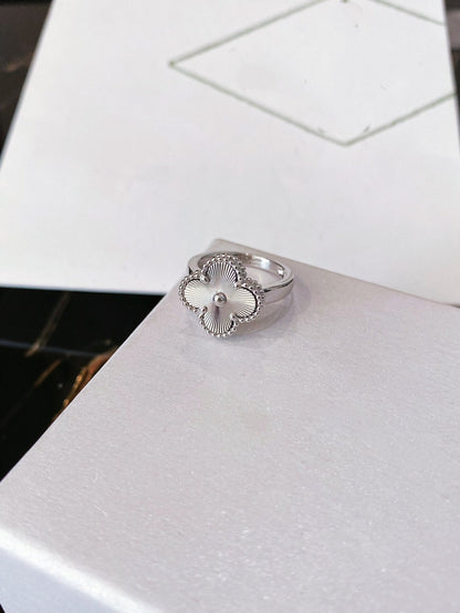 [Violet JW]CLOVER SILVER RING