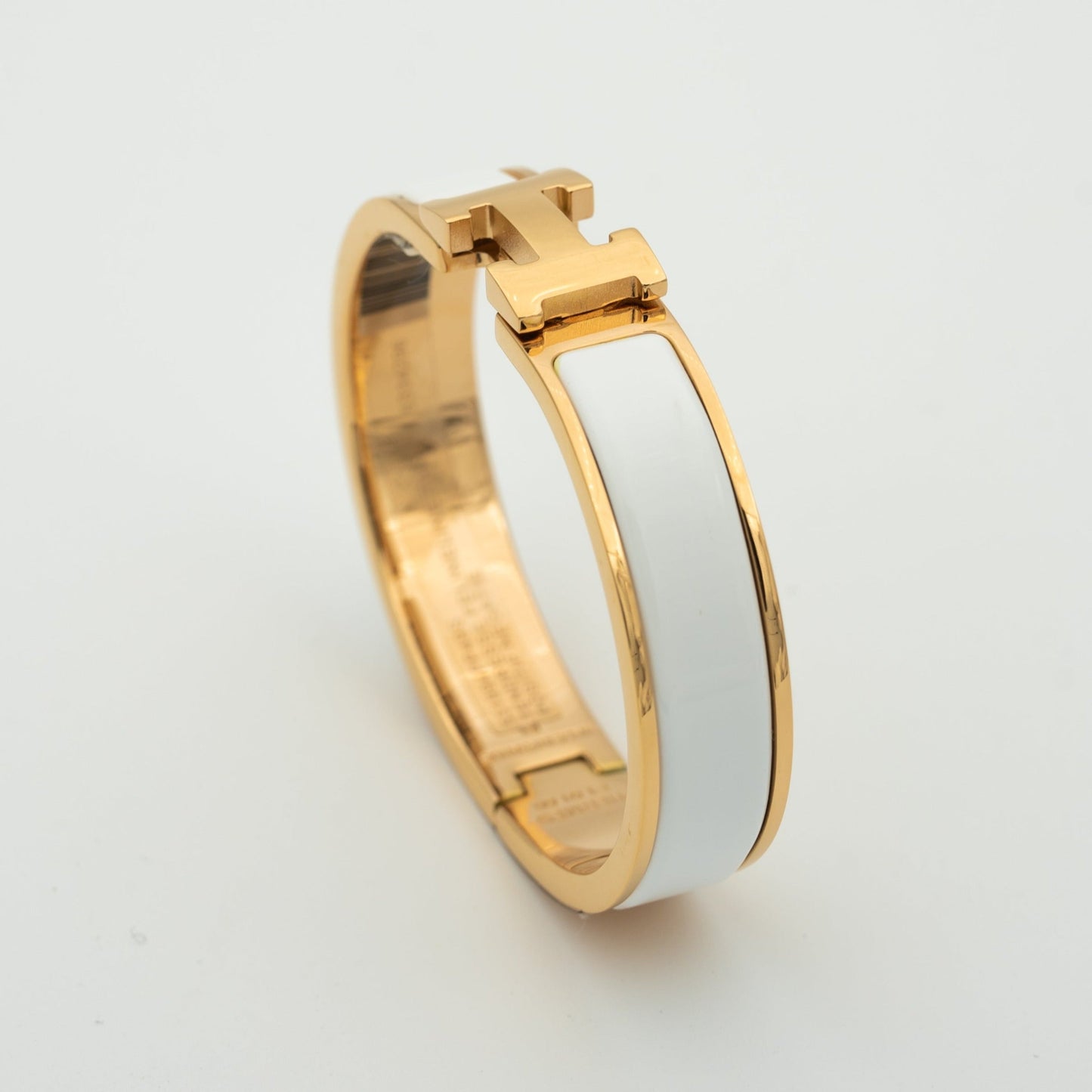 [Violet JW]H WHITE BRACELET