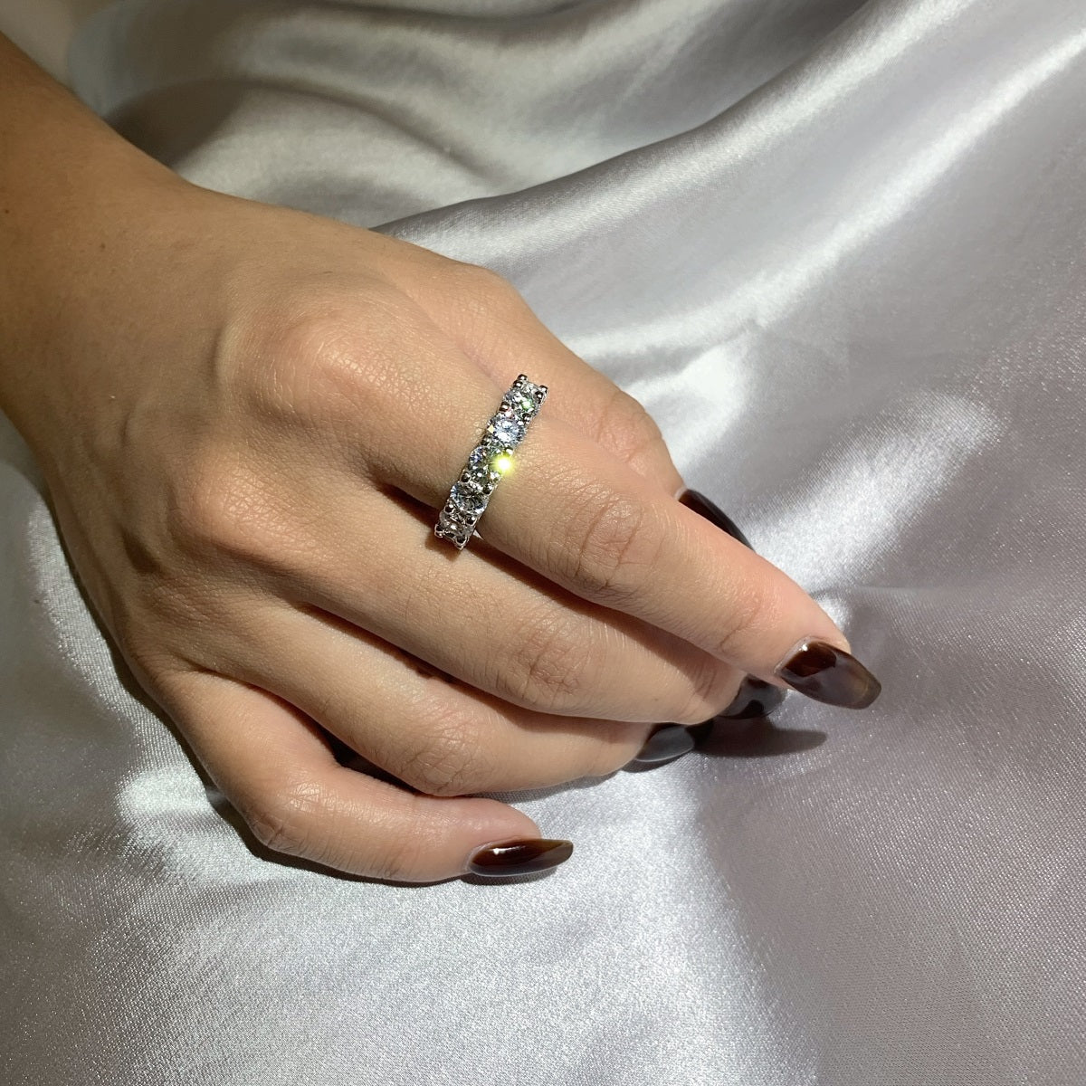 [Violet JW]Gorgeous Round Cut Tennis Ring