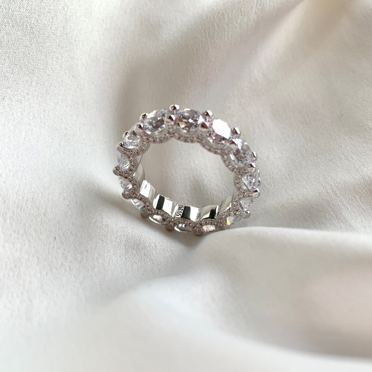 [Violet JW]Gorgeous Round Cut Tennis Ring
