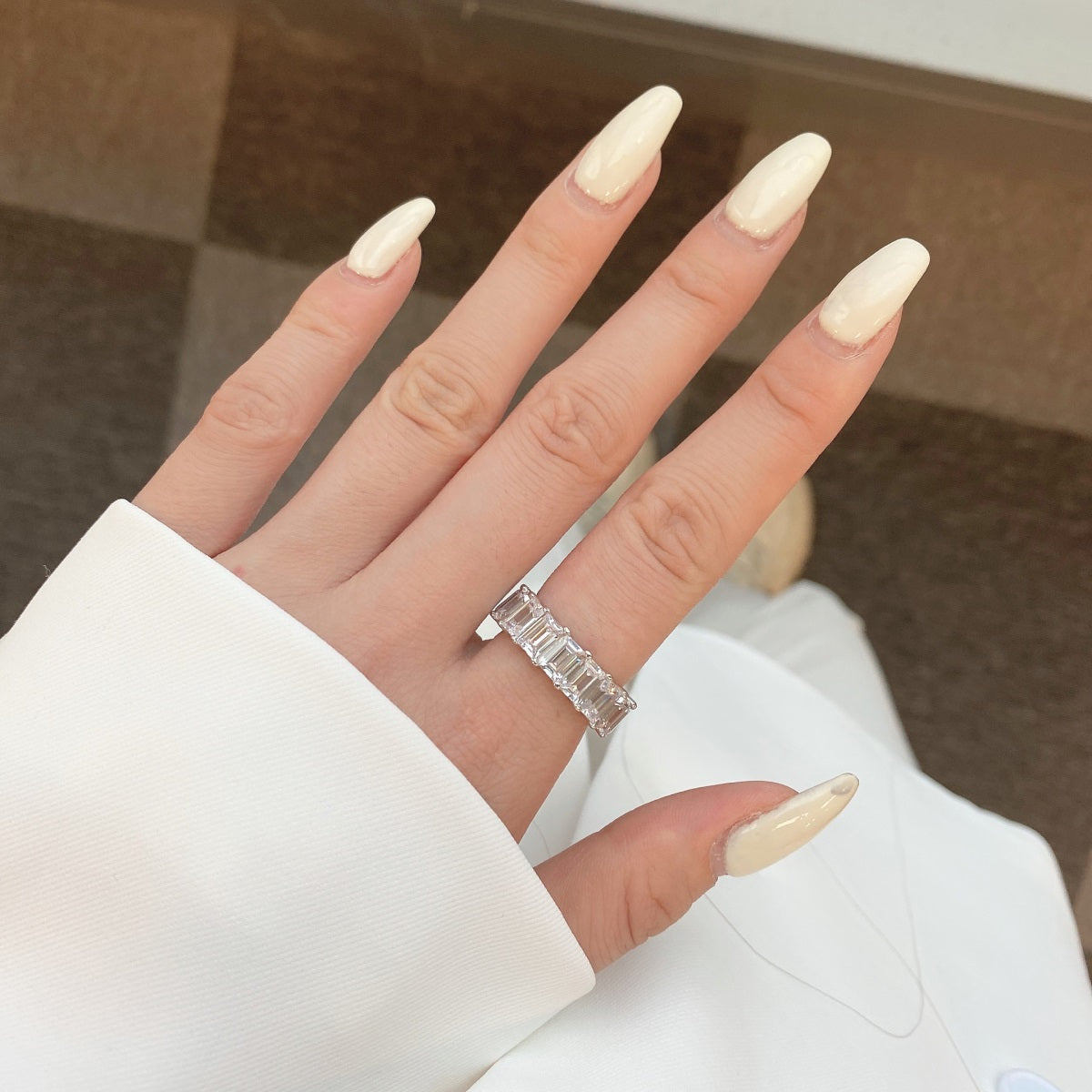 [Violet JW]0.75 Carat Elegant Emerald Cut Tennis Ring