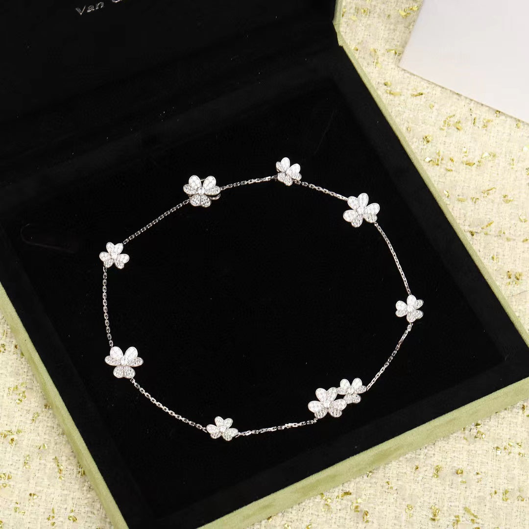 [Violet JW]FRIVOLE SILVER 9 FLOWERS NECKLACE