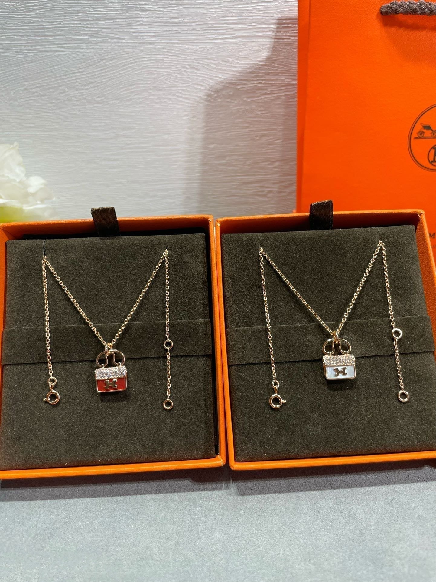 [Violet JW]H CIRCE MOISSANITE PENDANT NECKLACE GOLD