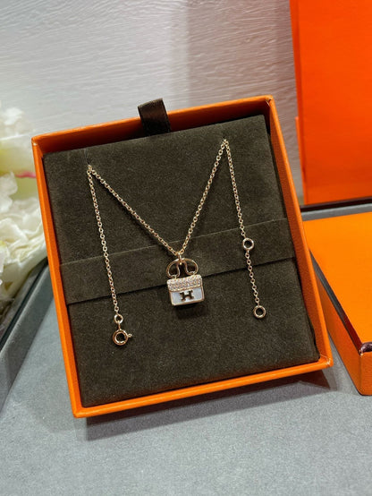 [Violet JW]H CIRCE MOISSANITE PENDANT NECKLACE GOLD