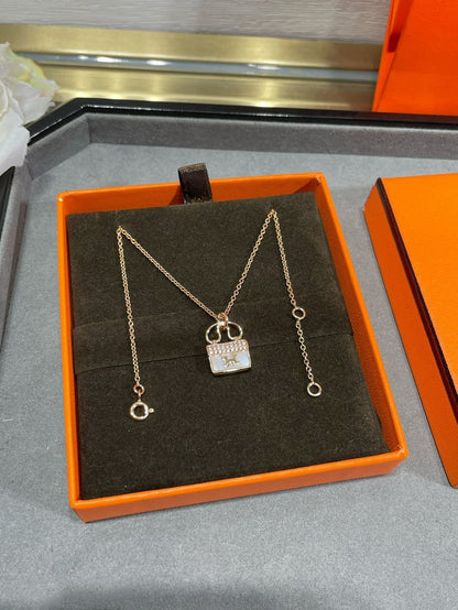 [Violet JW]H CIRCE MOISSANITE PENDANT NECKLACE GOLD
