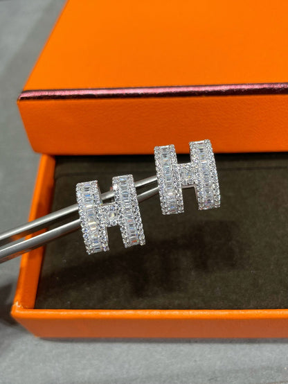 [Violet JW]H STUD EARRINGS WITH SILVER DIAMONDS