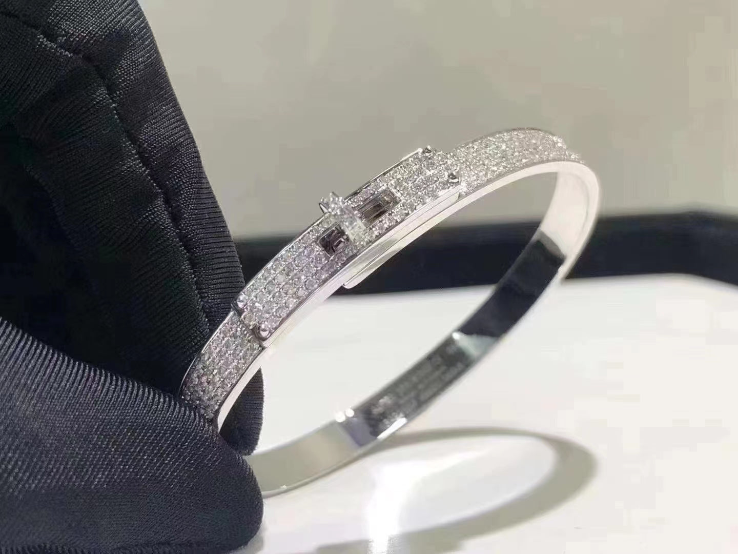 [Violet JW]HM KELLY BRACELET IN SILVER AND FULL PAVE DIAMOND