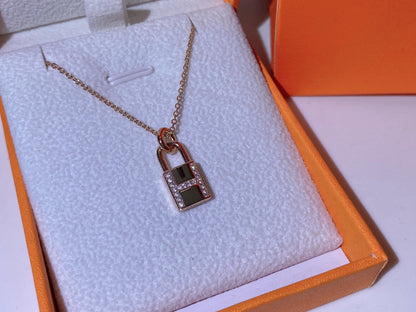 [Violet JW]HM ADVANCED NICHE LOCK HEAD NECKLACE DIAMONDS