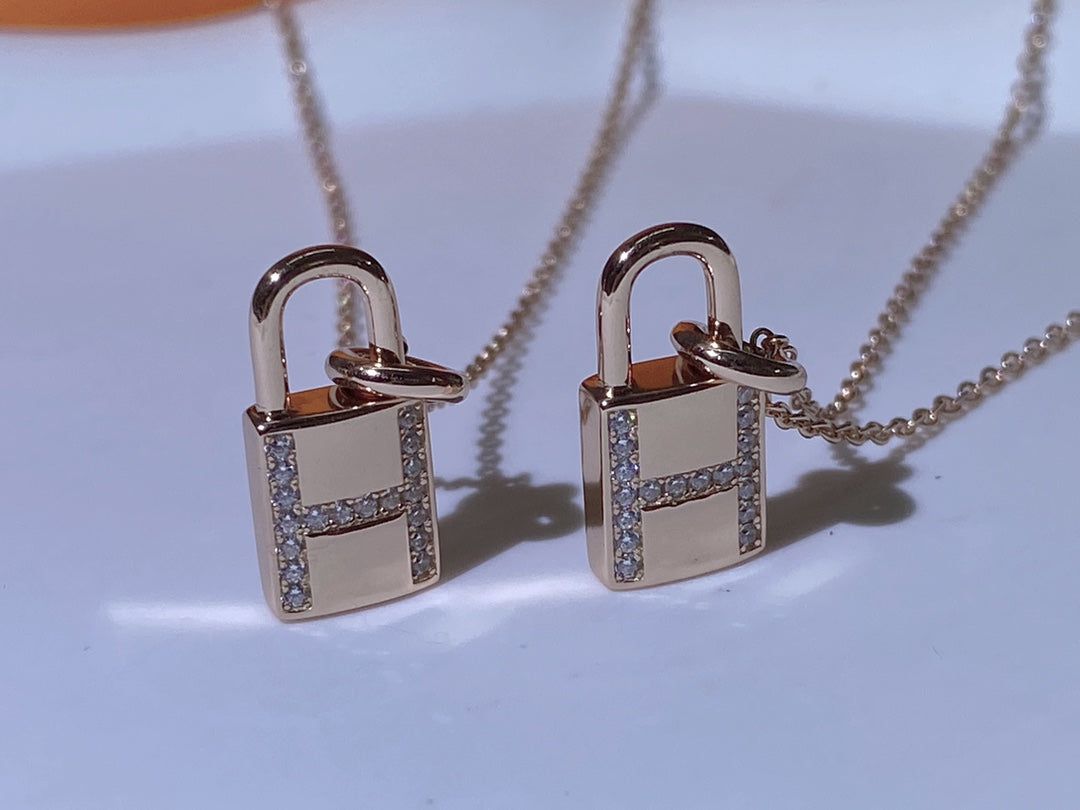 [Violet JW]HM ADVANCED NICHE LOCK HEAD NECKLACE DIAMONDS