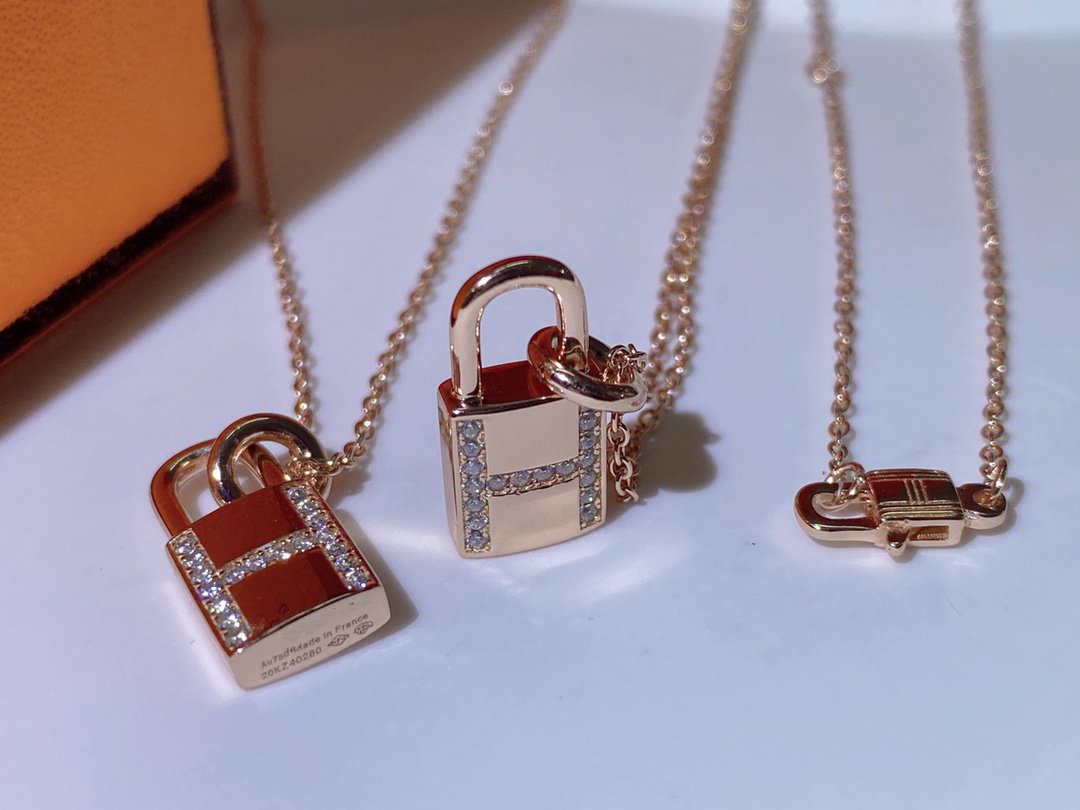 [Violet JW]HM ADVANCED NICHE LOCK HEAD NECKLACE DIAMONDS