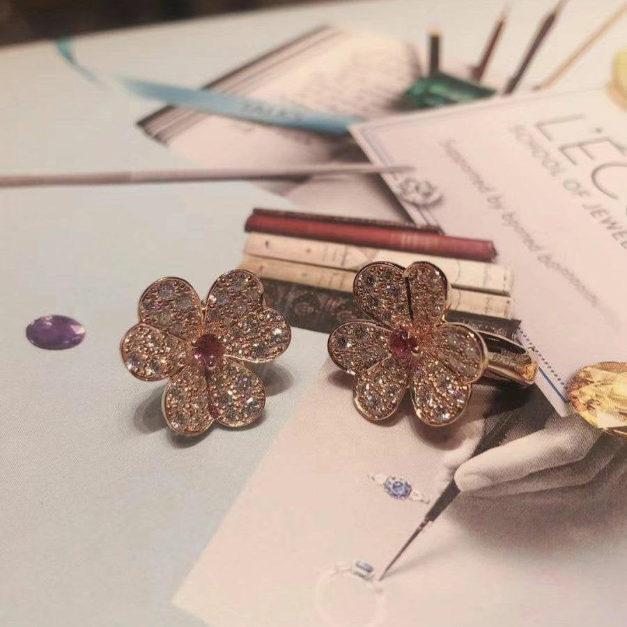 [Violet JW]FRIVOLE PINK GOLD FLOWER DIAMOND EARRINGS