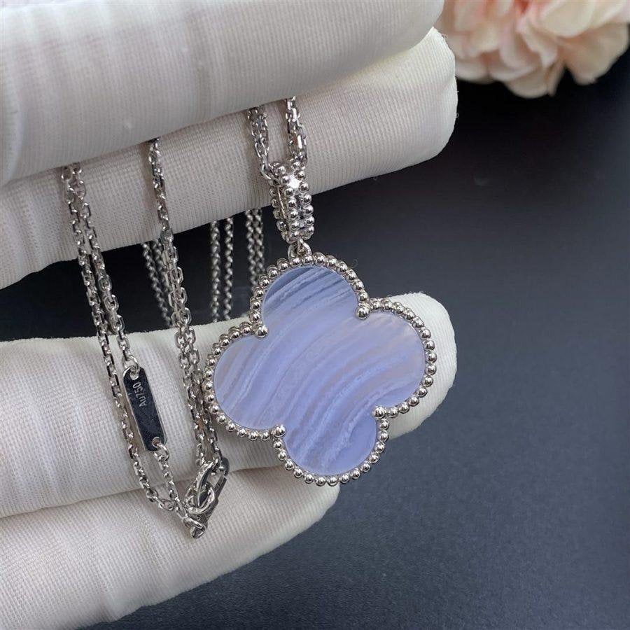 [Violet JW]CLOVER SILVER CHALCEDONY BIG CLOVER NECKLACE