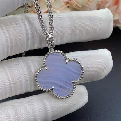 [Violet JW]CLOVER SILVER CHALCEDONY BIG CLOVER NECKLACE
