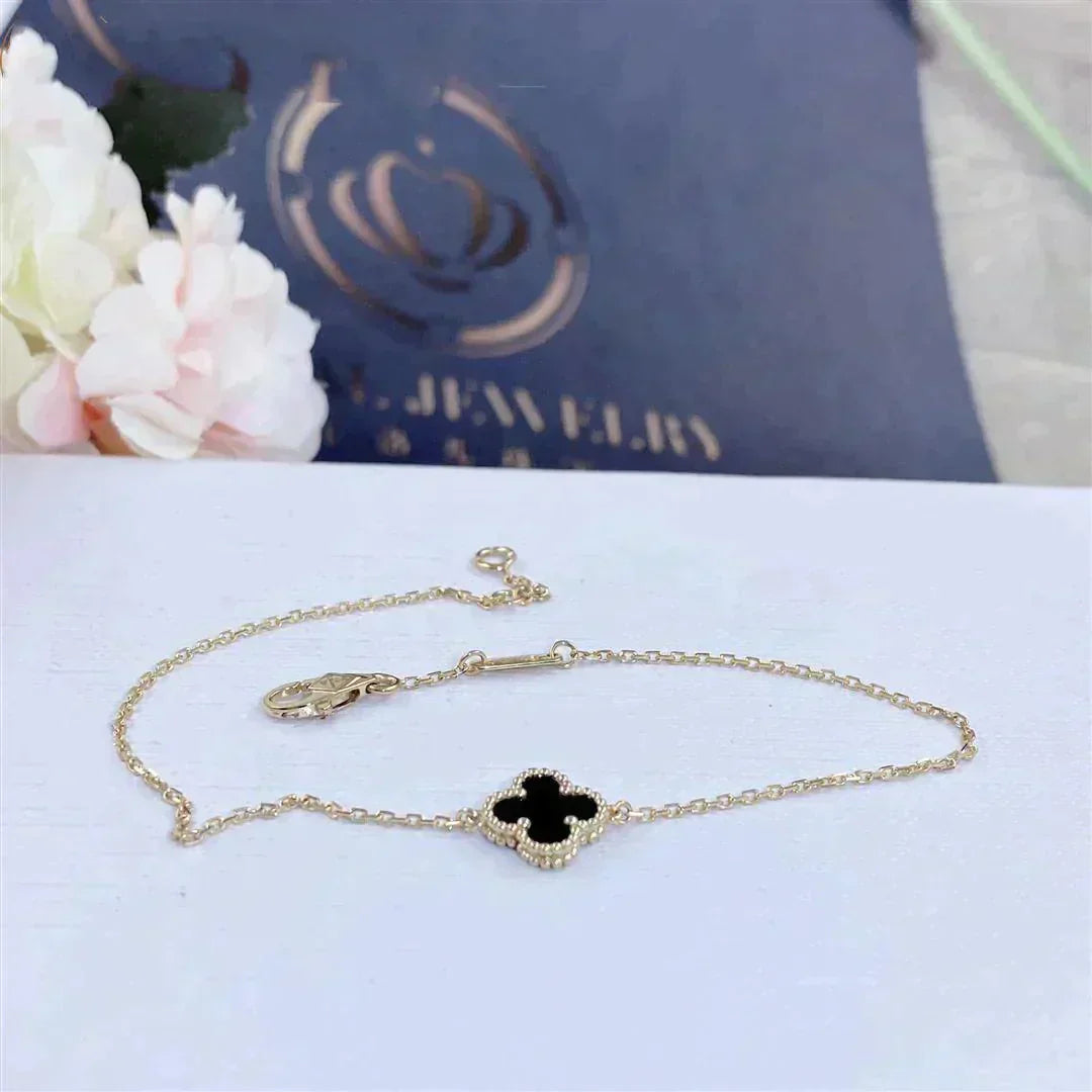 [Violet JW]CLOVER ONYX SINGLE FLOWER BRACELET