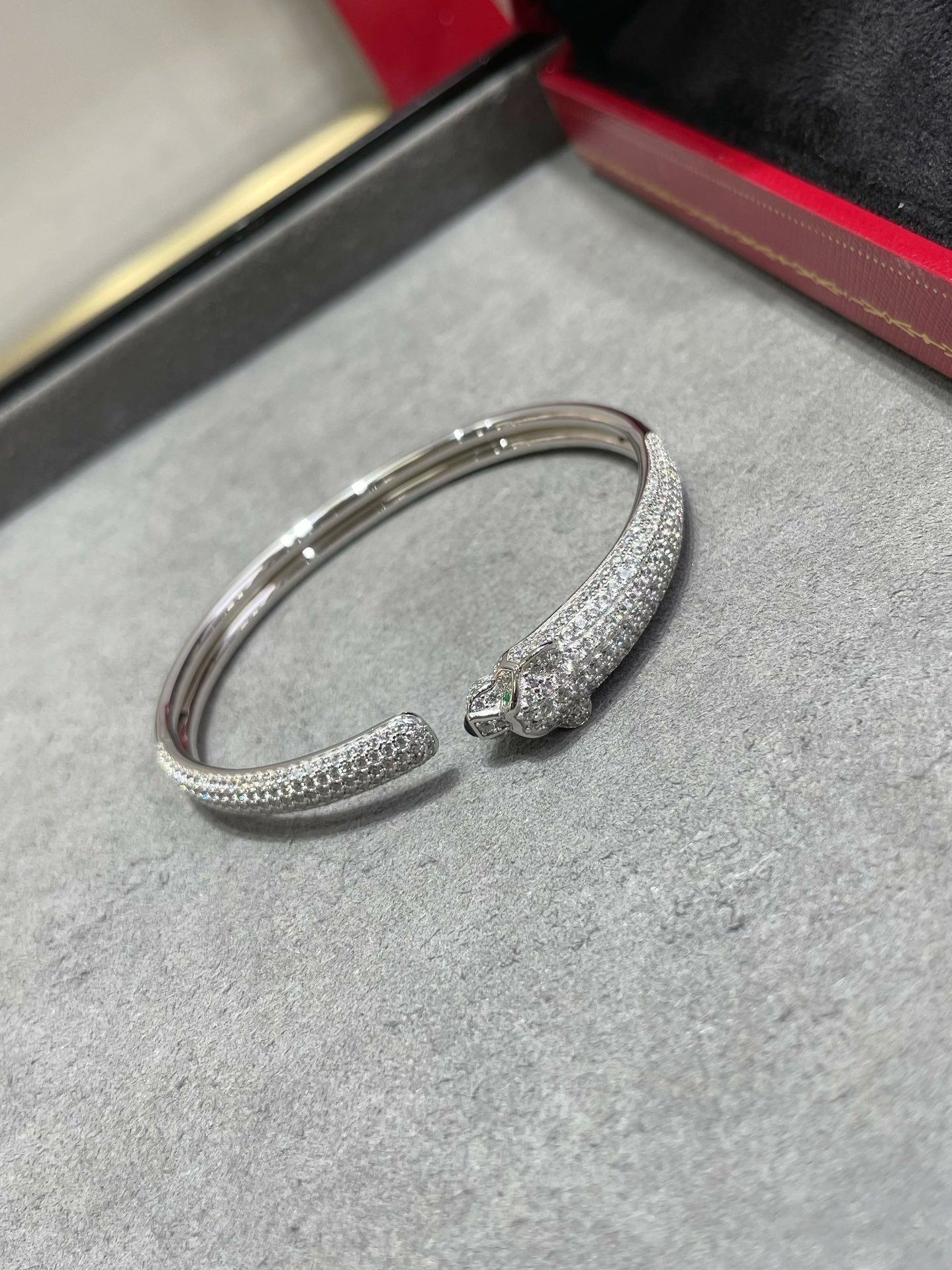 [Violet JW]PANTHERE FULL DIAMOND OPEN BRACELET