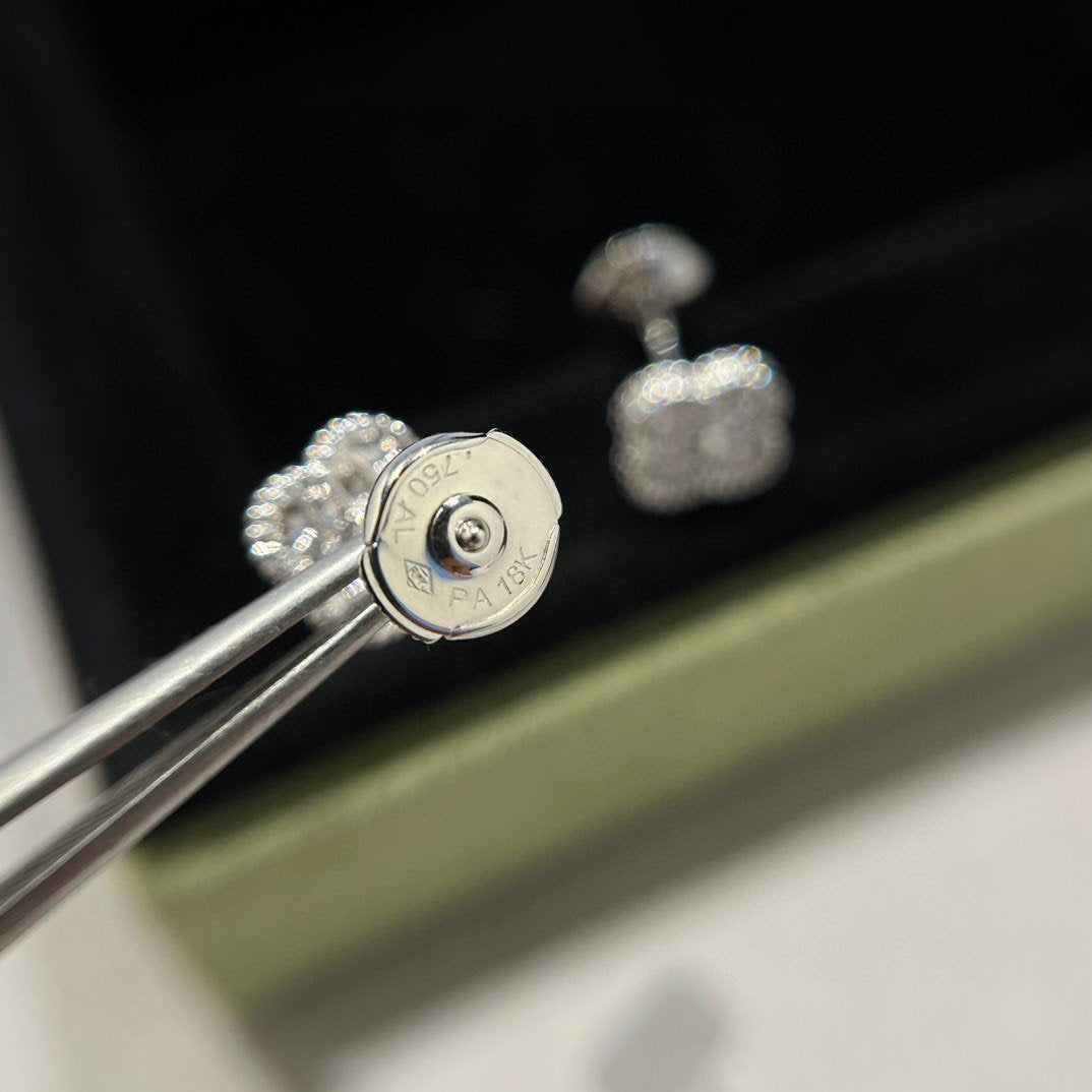 [Violet JW]CLOVER MINI DIAMOND STUD EARRINGS