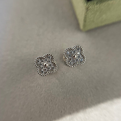 [Violet JW]CLOVER MINI DIAMOND STUD EARRINGS