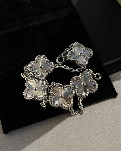 [Violet JW]CLOVER SILVER 5 MOTIFS BRACELET