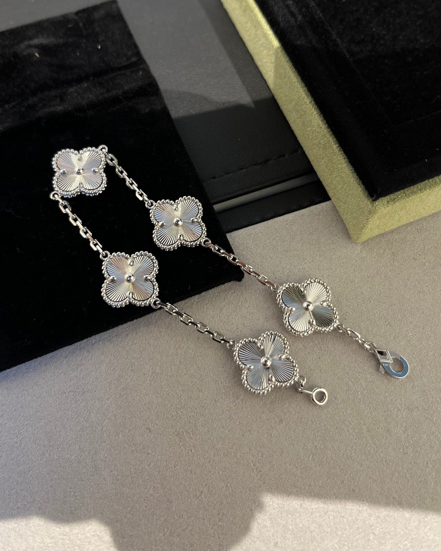 [Violet JW]CLOVER SILVER 5 MOTIFS BRACELET